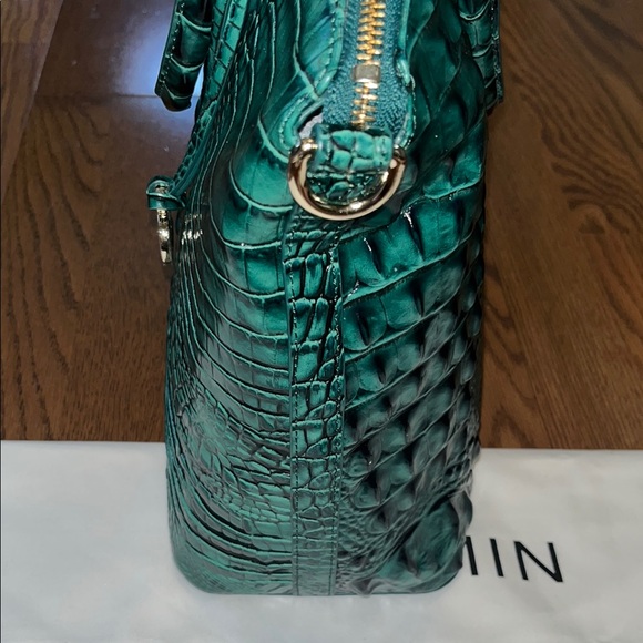 Brahmin Large Duxbury Green Croc-Embossed Shoulder Bag. NWOT Dust Bag included - Picture 3 of 7